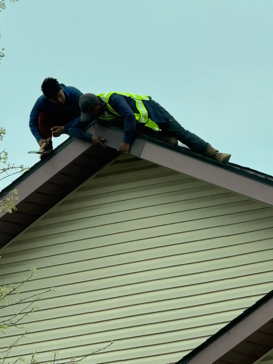 Manufacturer-certified roof installation in Old Northside