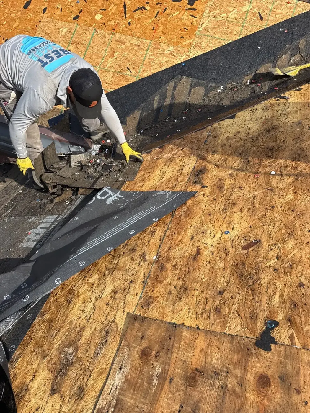 Manufacturer-certified roof installation in Old Northside